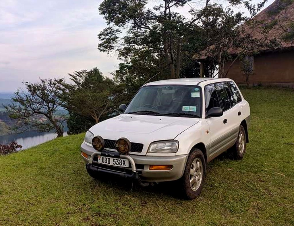 4x4-car-hire-entebbe-Toyota-Rav4